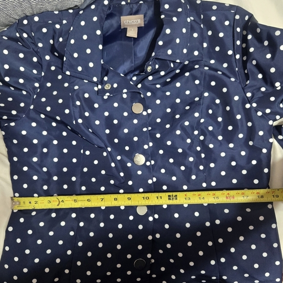 Chico's Sz 1 Windbreaker Rain Jacket Women's Navy Polka Dot Snap Front - Picture 6 of 7